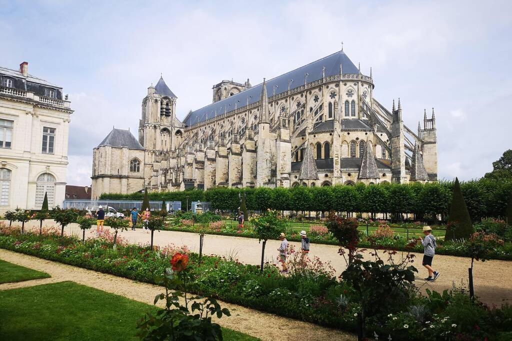 Ferienwohnung Aux 3 Maillets Bourges Exterior foto